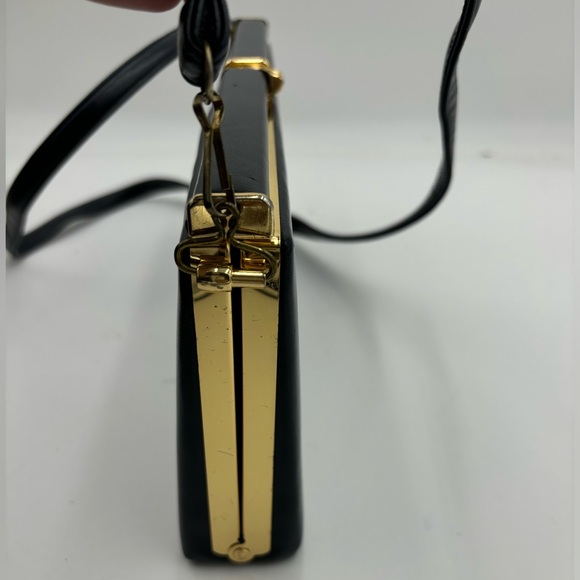 VINTAGE Hardshell Gold Clasp Navy Crossbody Pocketbook Bag - Picture 7 of 11